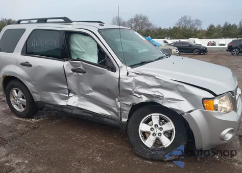 2011 Ford Escape Xlt из США, поврежденный, VIN 1FMCU9DG6BKA61028